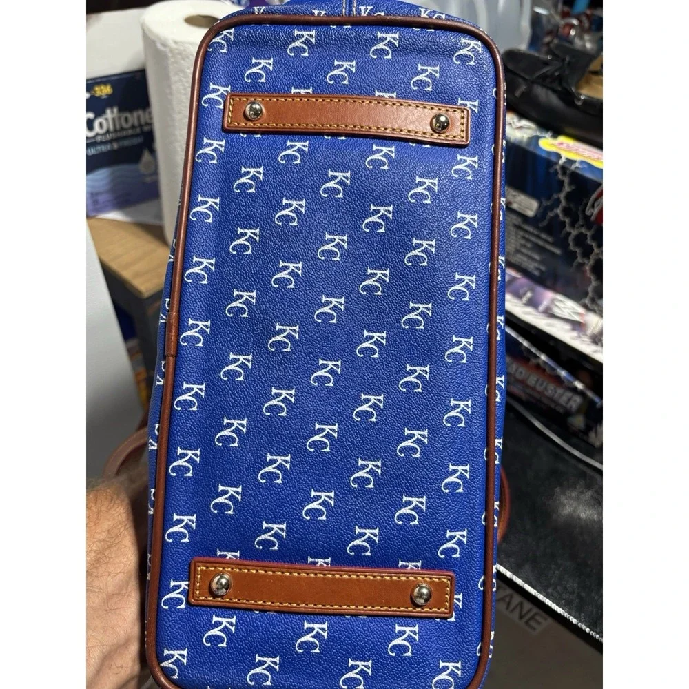 MLB Dooney & Bourke Kansas City‎ Royals Baseball Zip Zip Satchel Purse PRE-OWNED